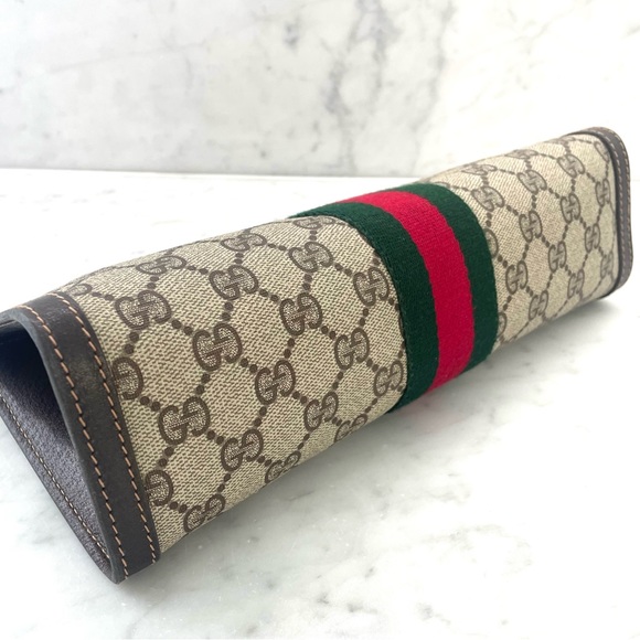 GUCCI GG monogram supreme Clutch - Picture 10 of 17